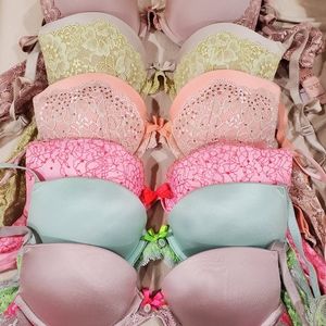 32B Used Victoria Secret Bras